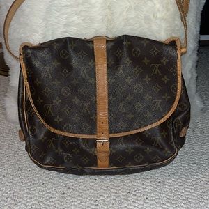 Louis Vuitton Vintage Samur Messenger Bag from the 90’s! LV monogram.